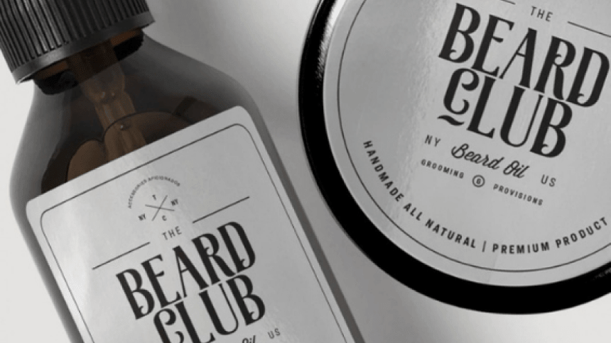Bottiglia di olio per barba e barattolo di balsamo per barba con applicate etichette adesive argento