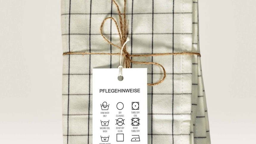 confezione con cartellino rettangolare stampato applicato