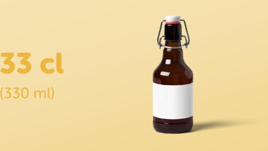 una bottiglia di birra con etichetta bianca rettangolare adatta alla bottiglia da 330 ml (33 cl).