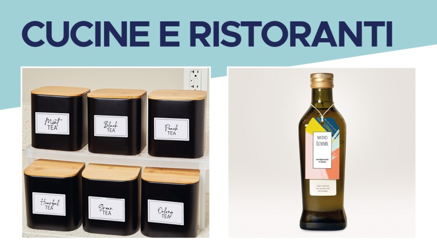 Barattoli di spezie e una bottiglia di olio d'oliva con etichetta su sfondo bianco.
