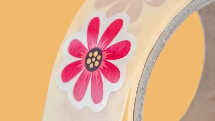 rotolo di adesivi stampati a forma di margherita rosa