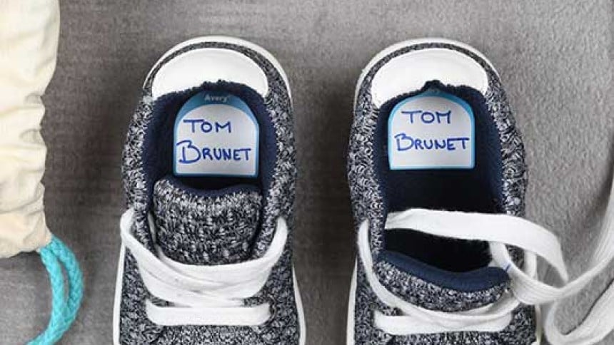 scarpe per bambini con etichetta nome