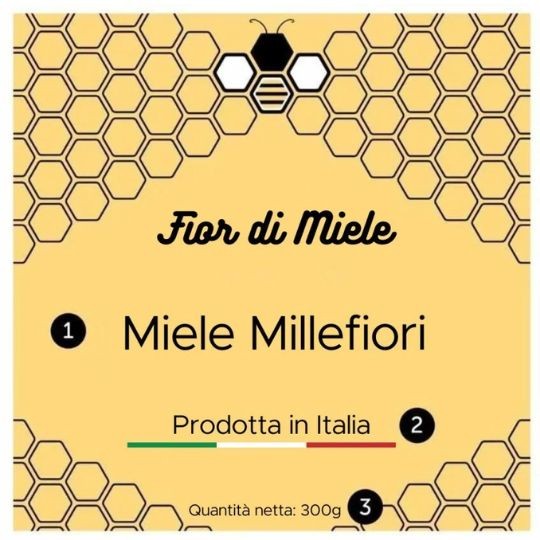etichetta quadrata con stampate le informazioni obbligatorie per l'etichettatura del miele