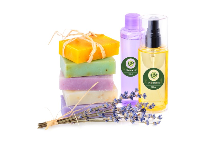 cosmetici con applicate delle etichette stampate