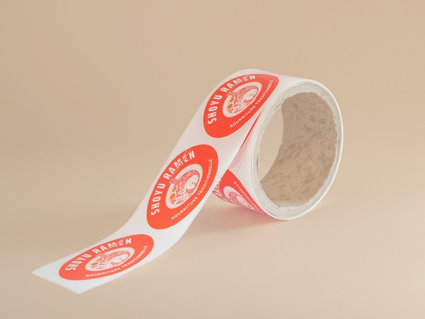 rotolo di etichette adesive ovali stampate con logo e marchio del produttore