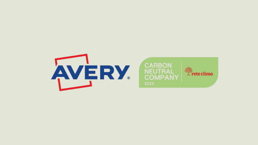 Logo Avery e Logo della neutralità carbonica su sfondo verde