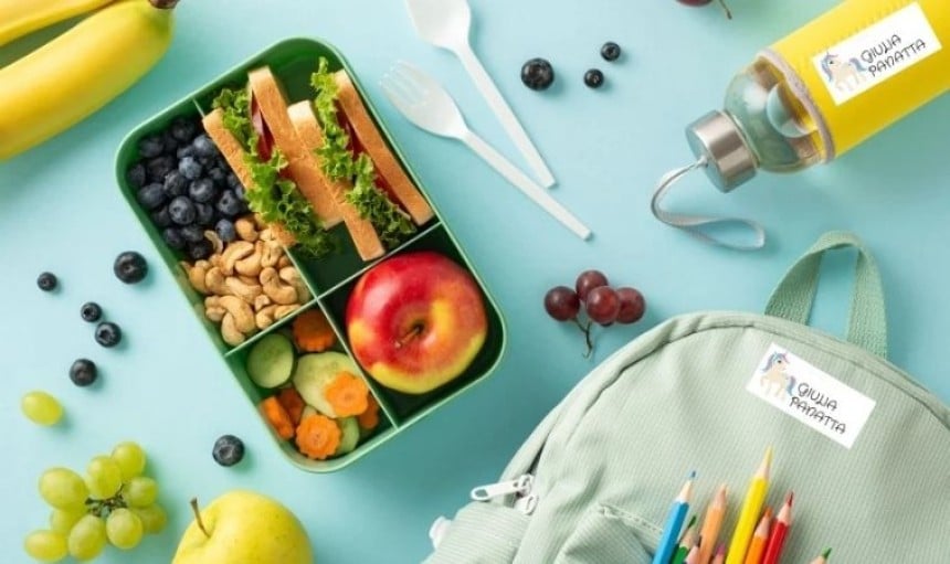 Porta pranzo contenente del cibo