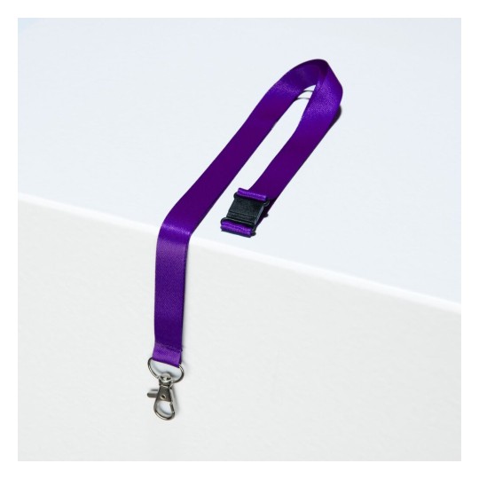 Laccio in tessuto viola con gancetto metallico e fermo. Può essere utilizzato per attaccare chiavi o badge.