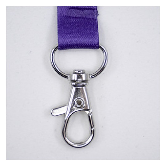 L'immagine mostra un gancio metallico attaccato a una fascia viola. Il gancio ha una chiusura a leva.