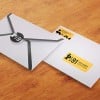varie buste da lettera con applicate delle etichette di varie misure stampate
