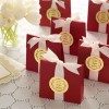 pacchetti regalo con applicate delle etichette oro stampate