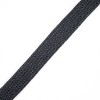 Laccio nero, di tessuto resistente e uniforme, adatto per scarpe o attrezzature.
