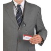 L'uomo indossa un abito grigio e tiene in mano un cartellino identificativo. Sul cartellino è scritto "Stuart EAVES, Slide Manager".